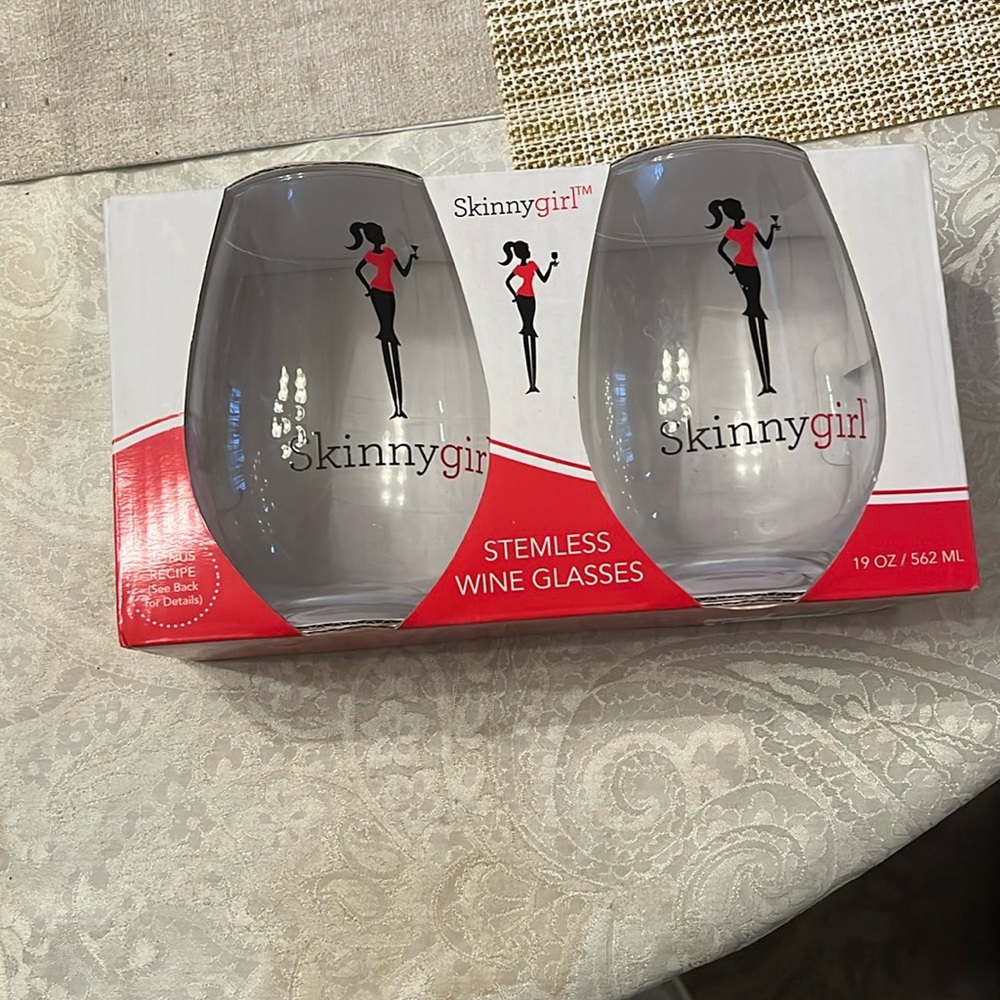 Set of 2 Skinnygirl Stemless Wine Glasses Holds 19 Oz BRAND NEW